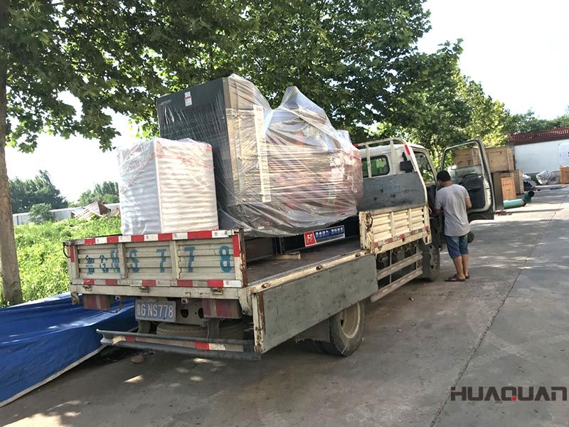 山東省臨沂市的一臺HQ400GF立柜四保護柴油發電機組發貨了，6.28