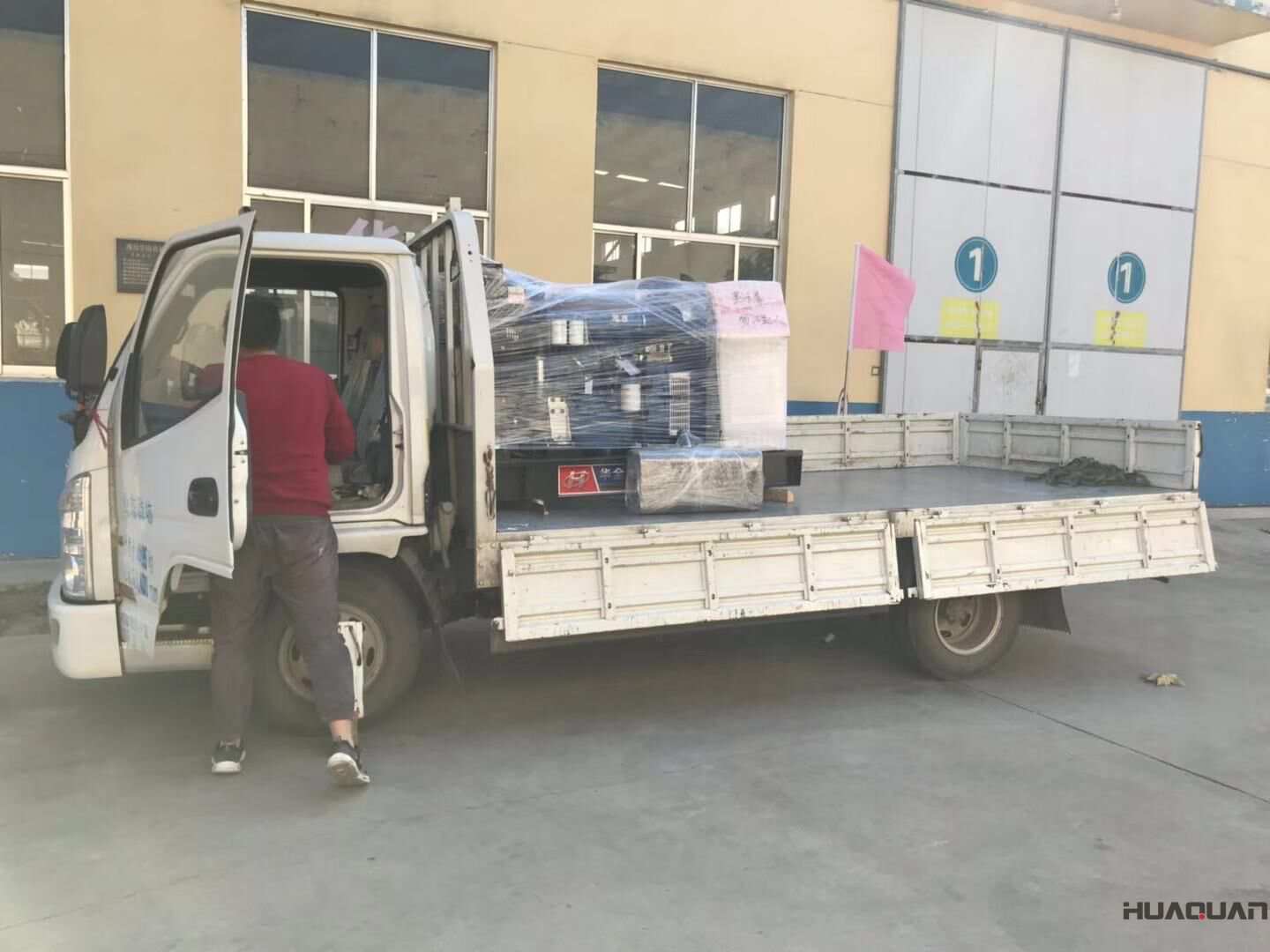 10月26日，一臺50kw靜音箱柴油發電機組從華全動力順利發往江蘇