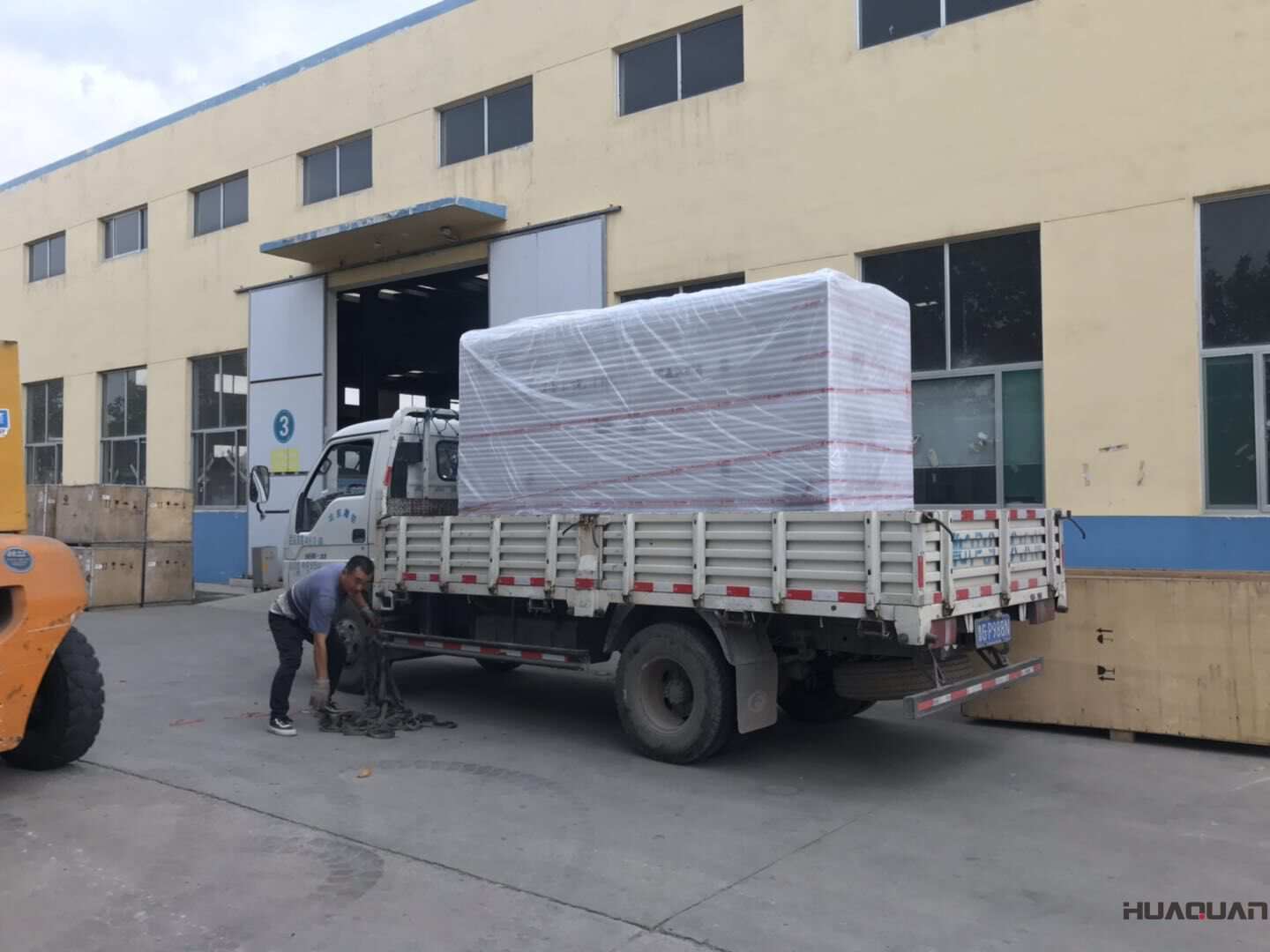 10月30日，江蘇王先生經朋友介紹從華全動力采購了一臺100kw自動化柴油發電機組，現已成功發往江蘇