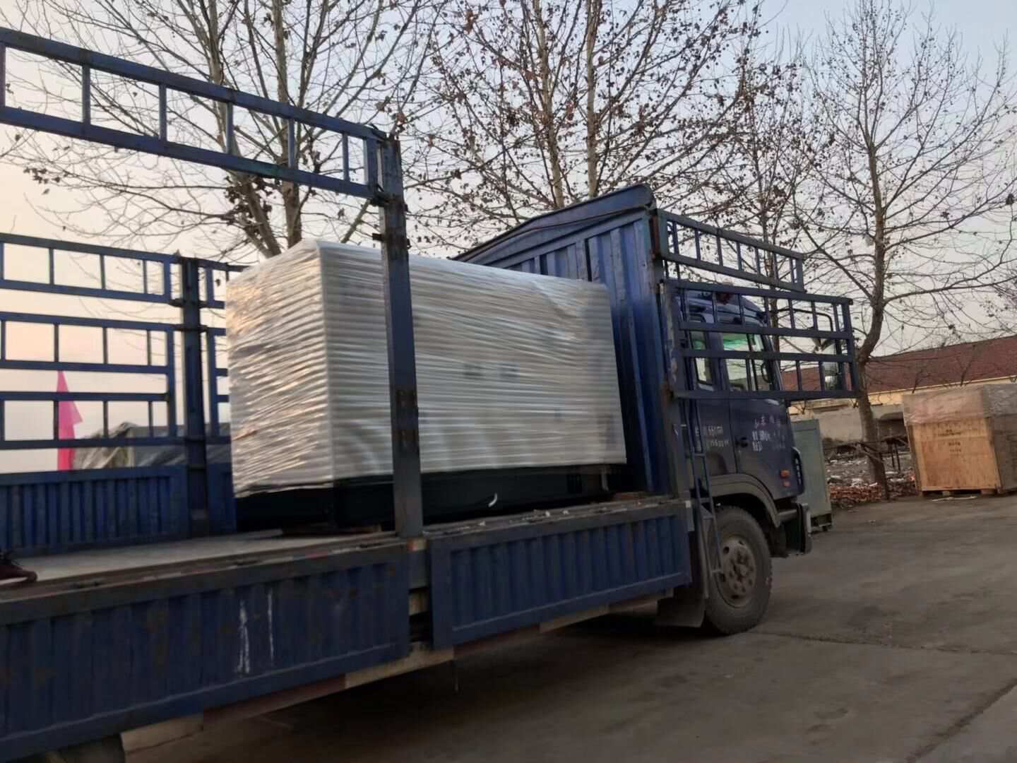 12月1日，一臺50kw移動拖車柴油發電機組從華全動力順利發往山東省